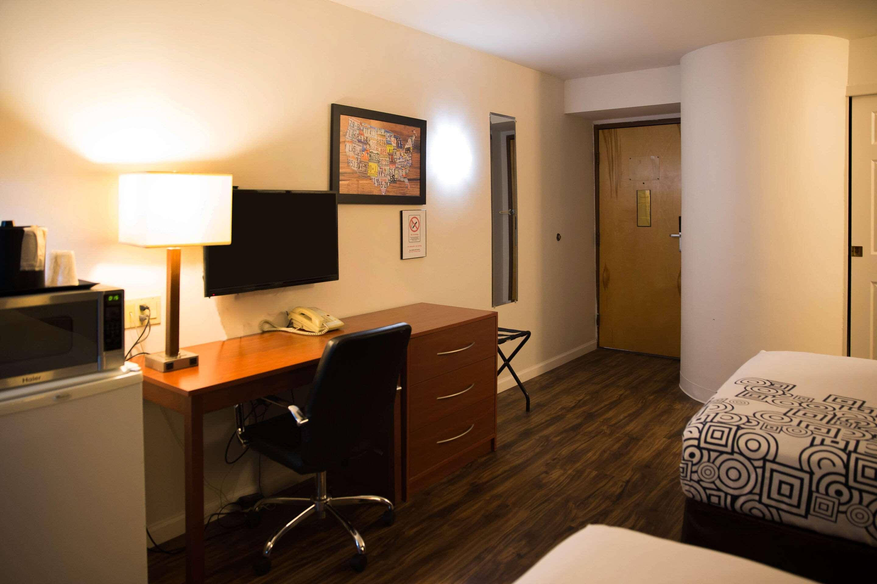 Econo Lodge Harrisburg/Hershey Bagian luar foto