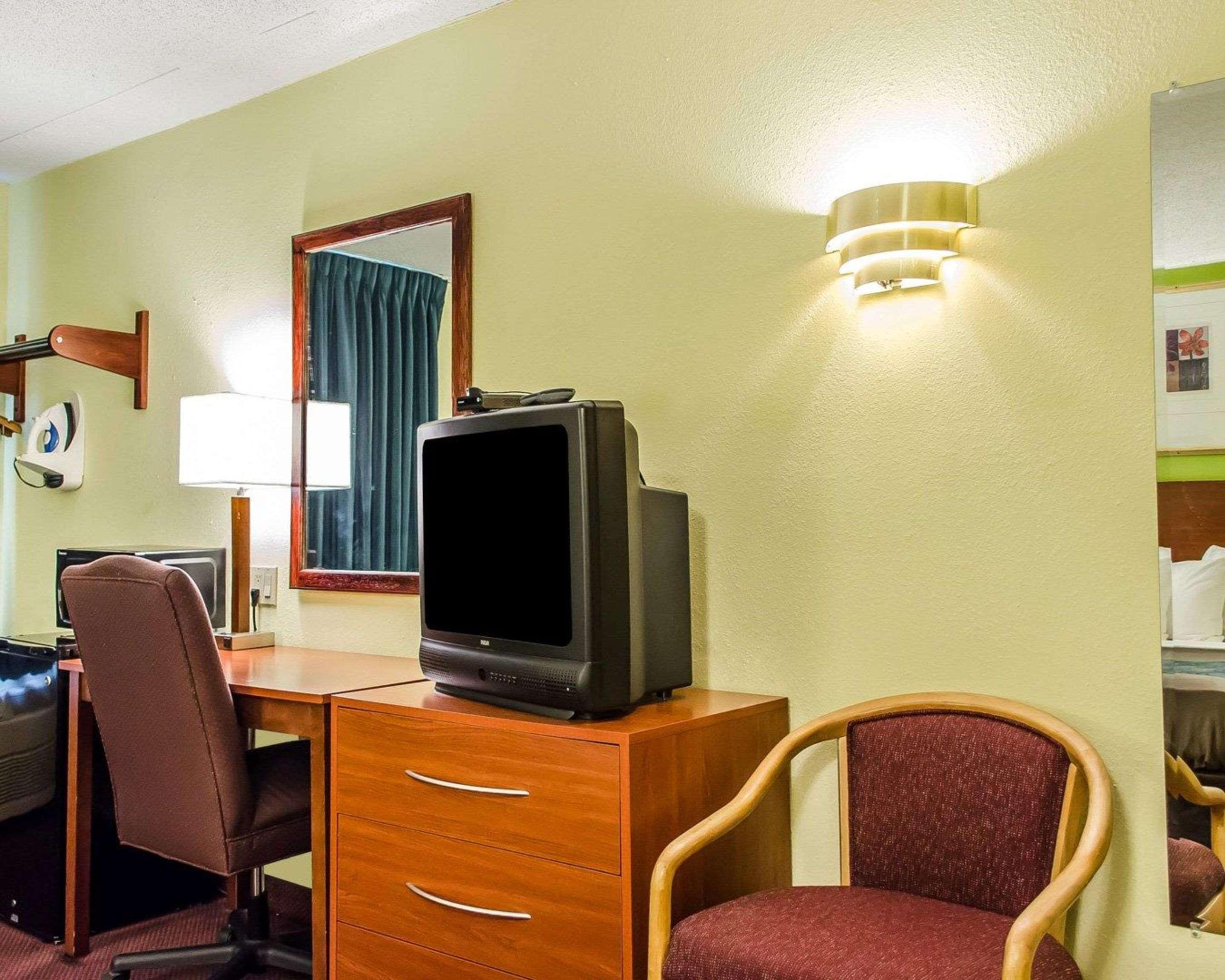 Econo Lodge Harrisburg/Hershey Bagian luar foto