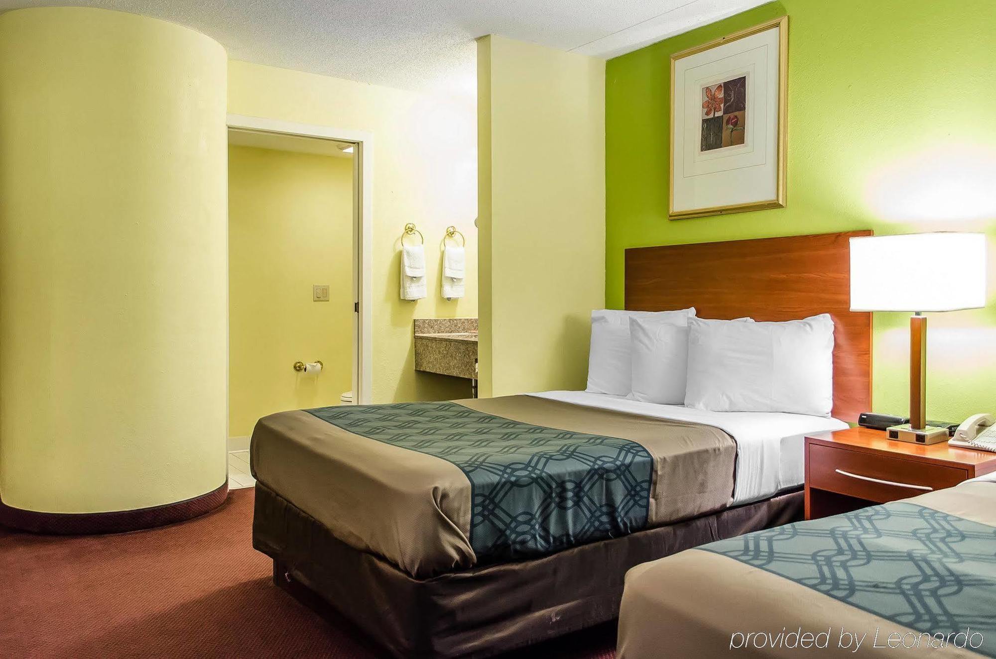 Econo Lodge Harrisburg/Hershey Bagian luar foto